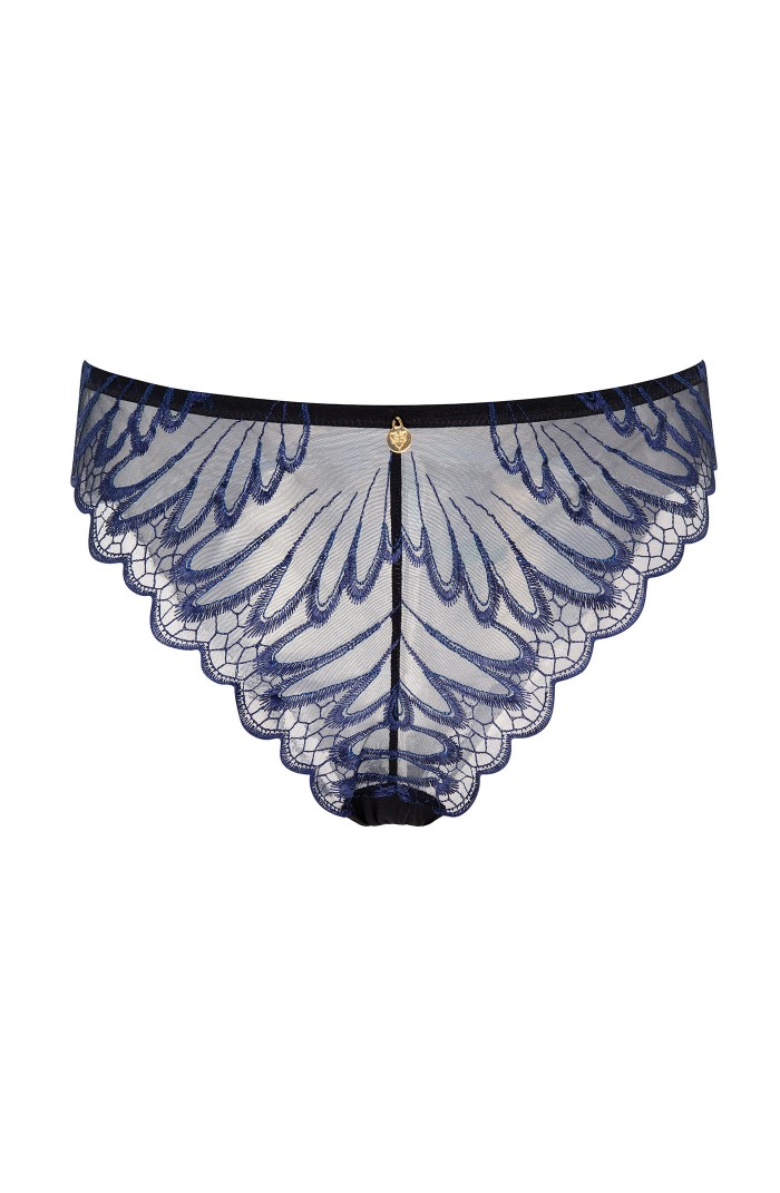 Felicia - Brief - Apertura sul cavallo