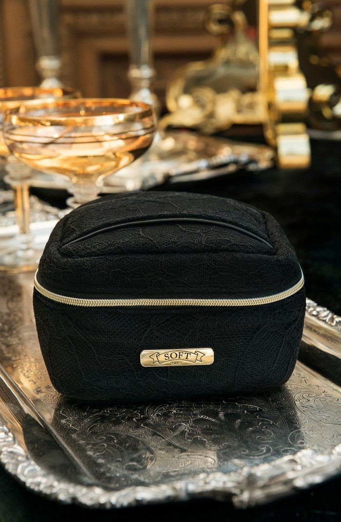 Jasmin - Vanity Case