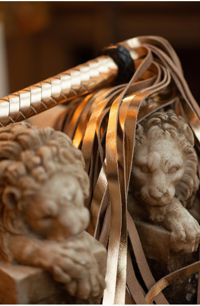 Foucault - Flogger - Leather (Gold)