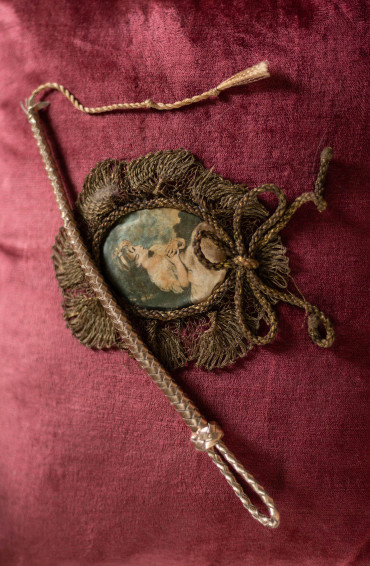 Voltaire - Travel Whip - Leather (Gold)